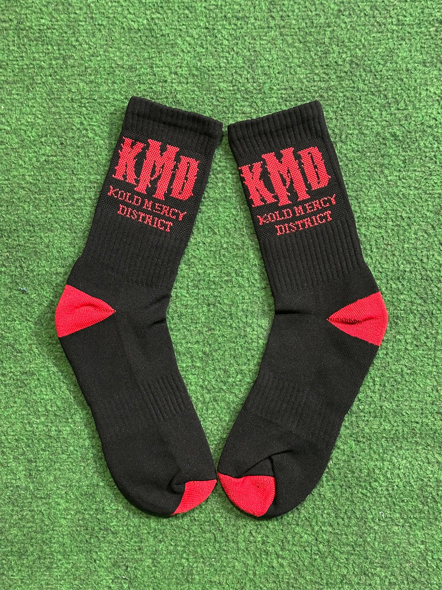 kmd blk/red socks